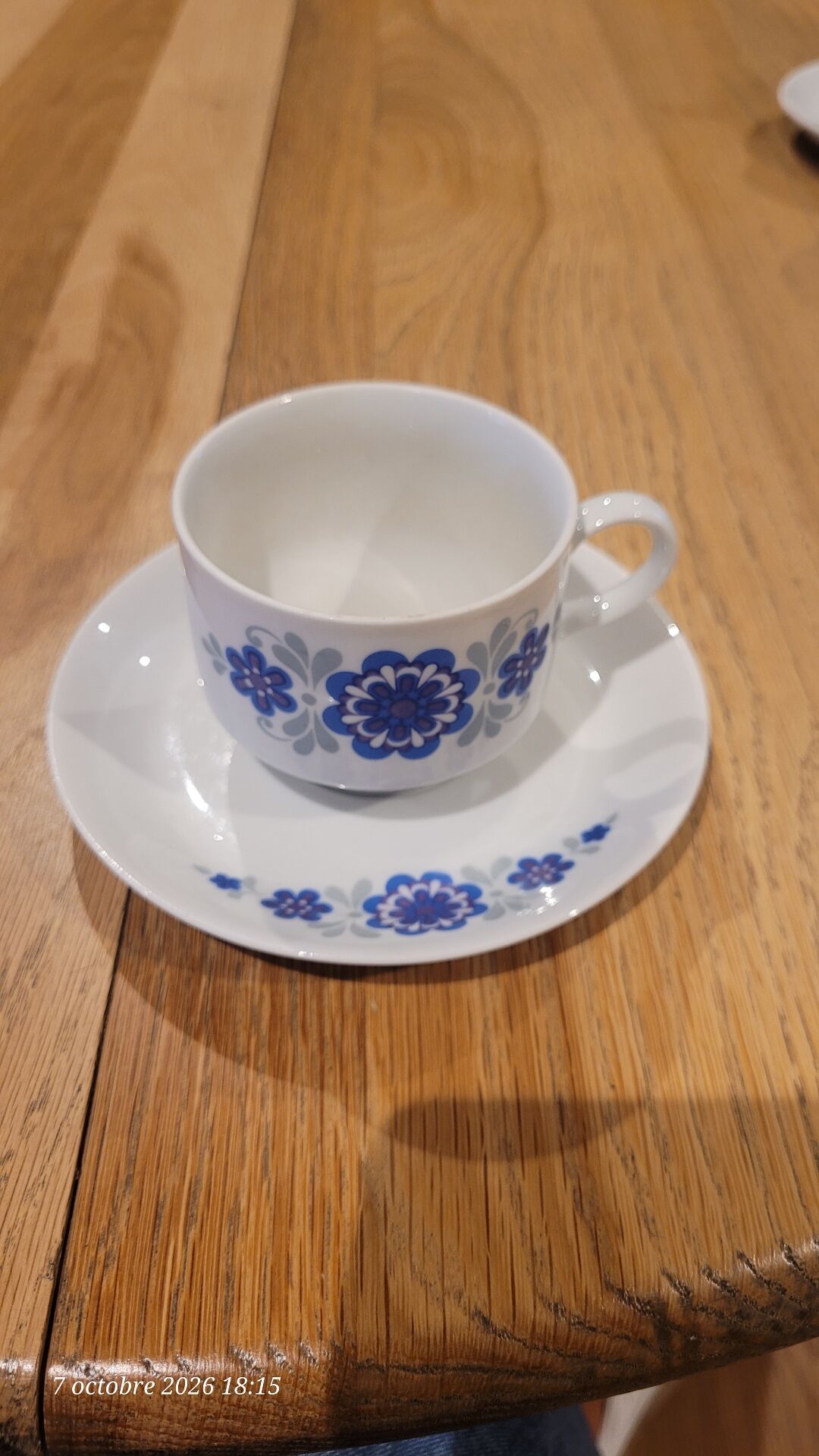 4 vintage coffee cups and their saucers