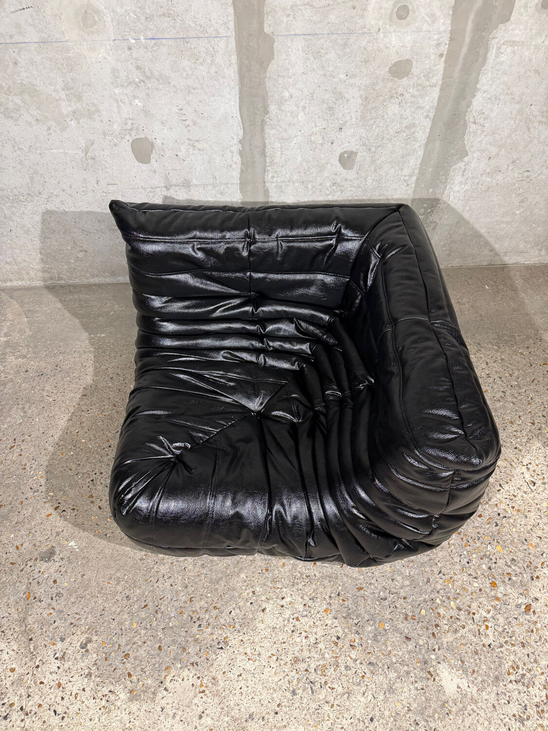 Togo angle faux leather Black - Ligne Roset