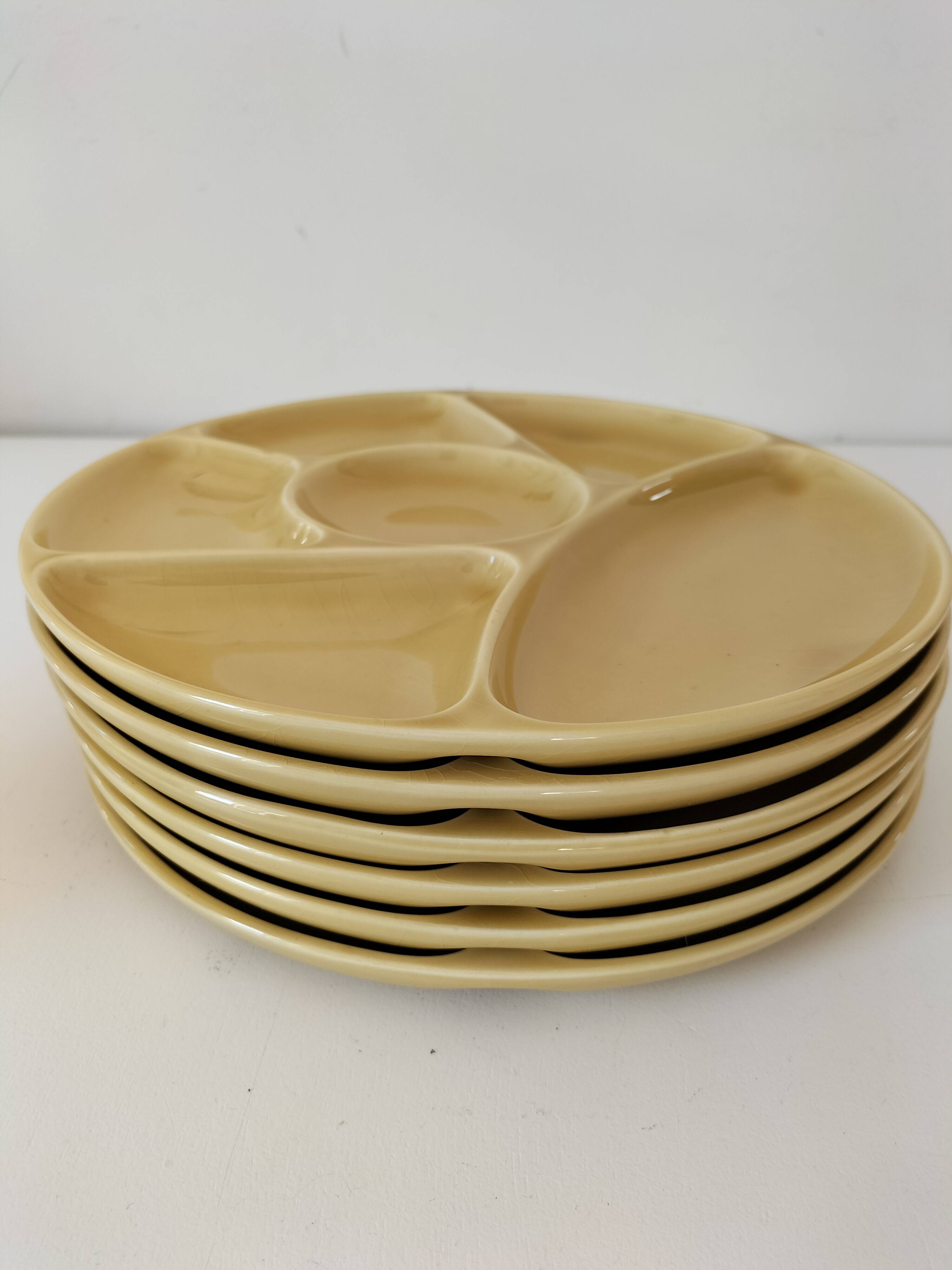 6 compartmentalized plates Gien France – butter yellow shade