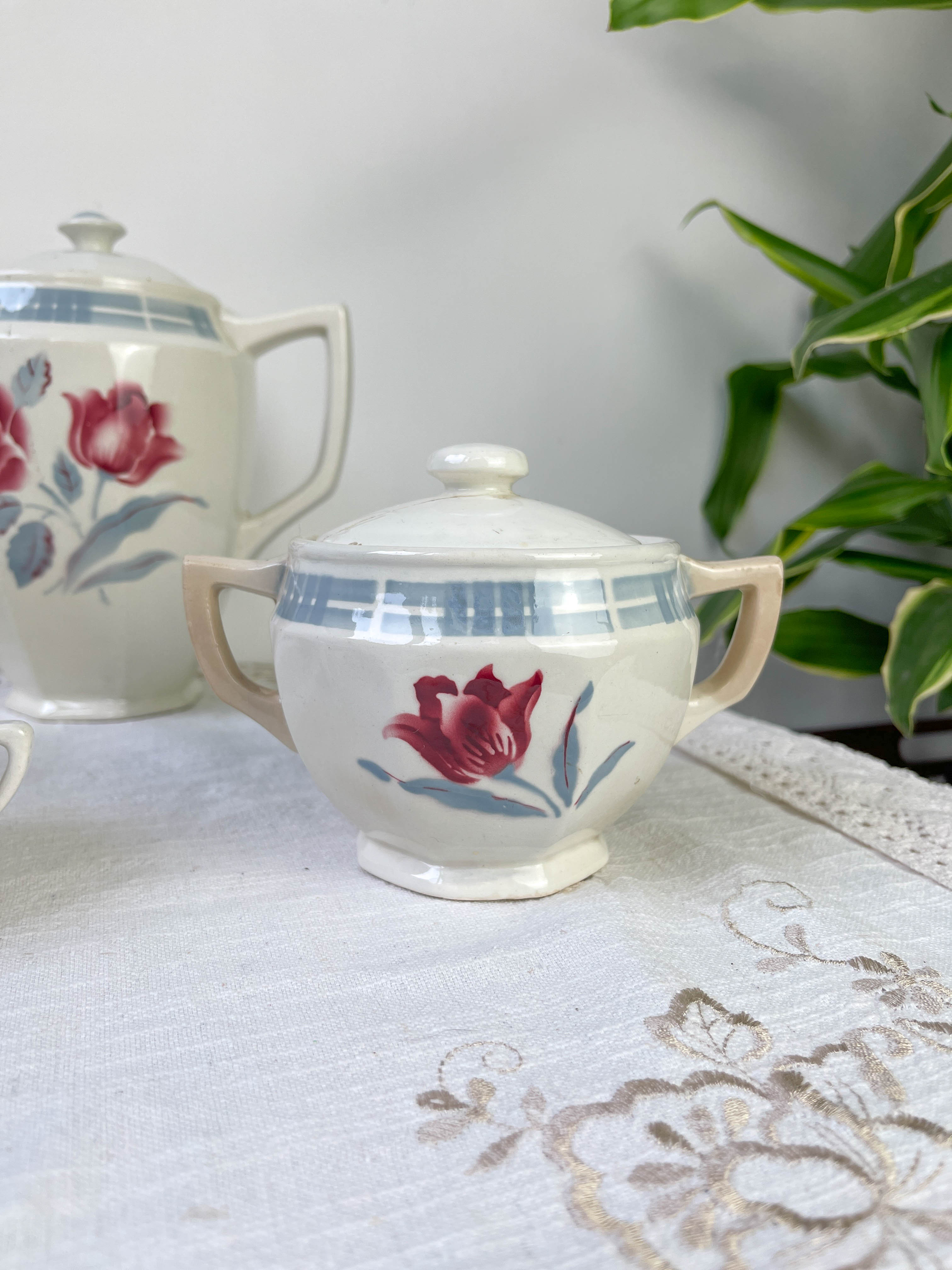 Vintage tea set in Sarreguemines flowered earthenware, "Troyes" model
