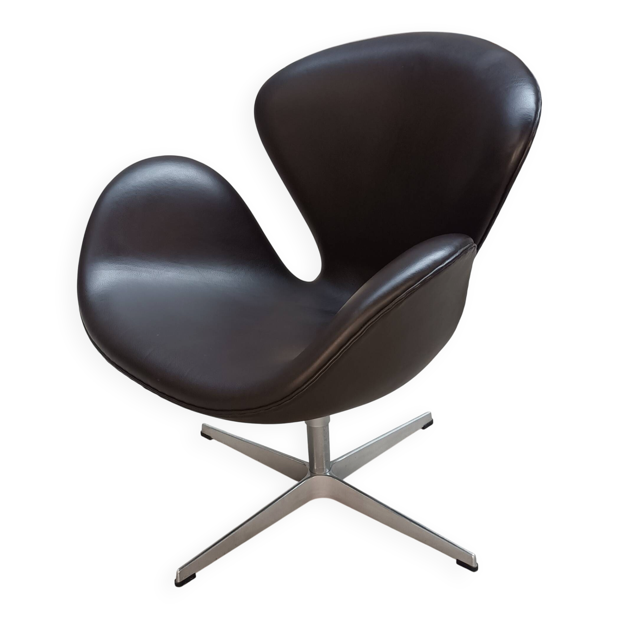 Swan chair by Arne Jacobsen for Fritz Hansen