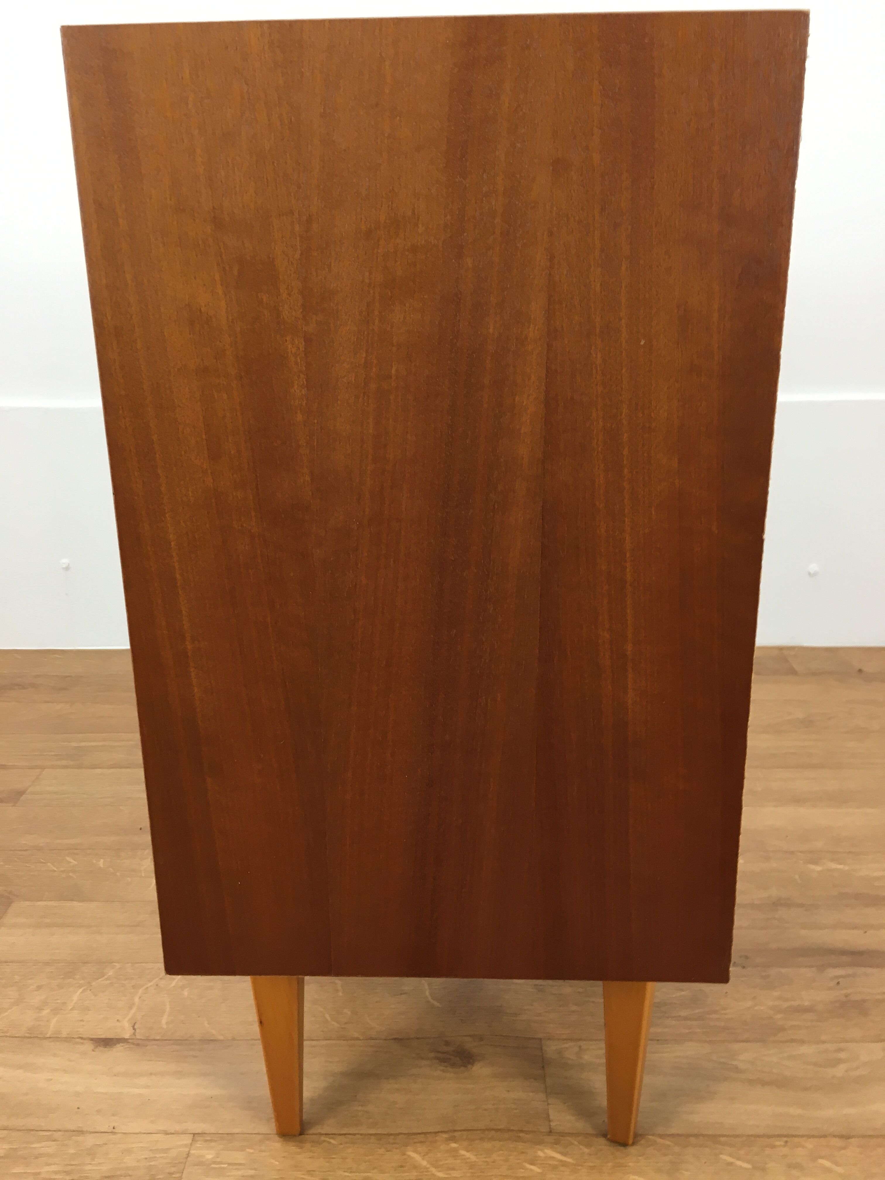 Scandinavian clothing dresser 4 drawers