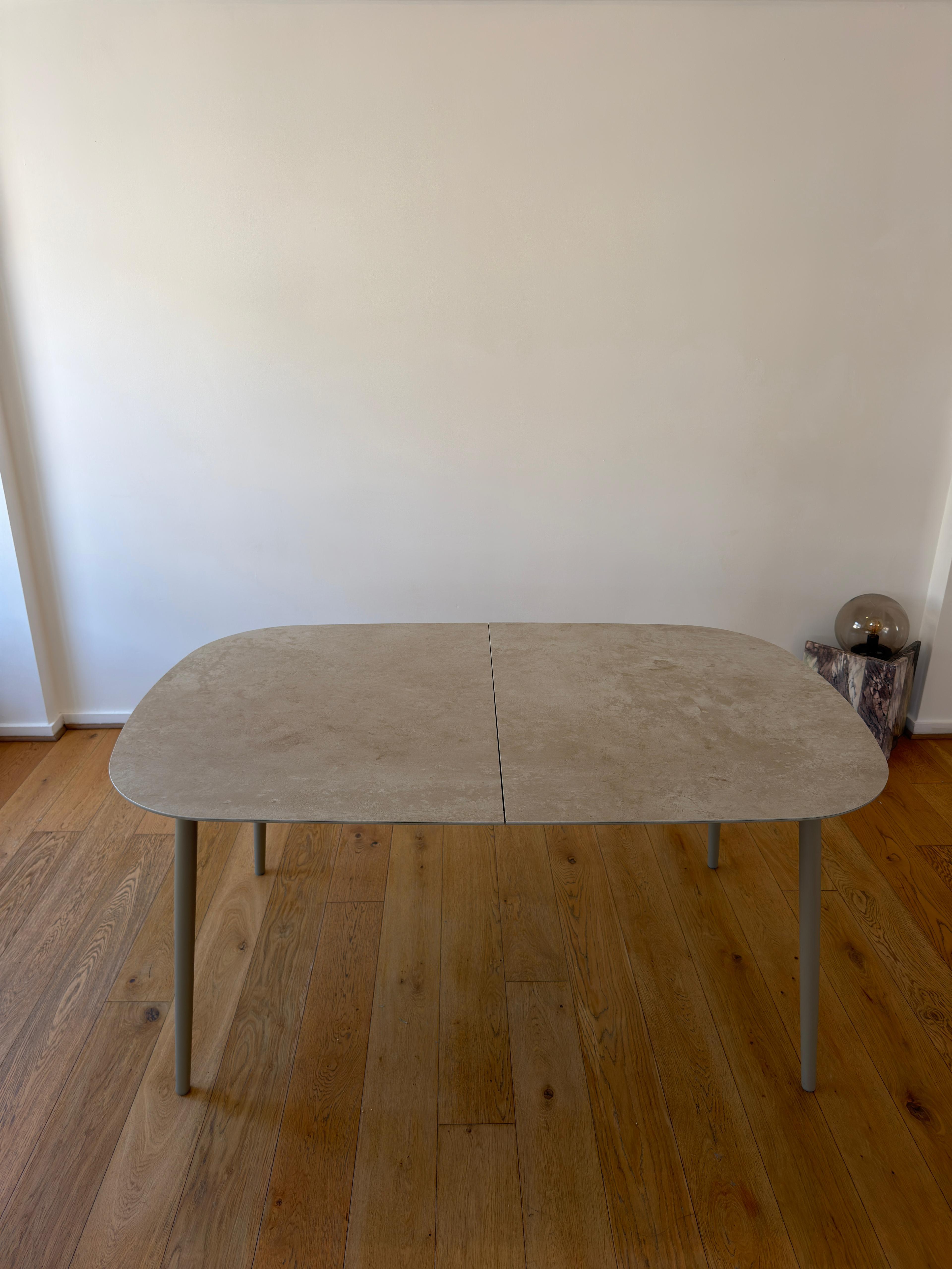 Ceramic table Int / Ext Bo Concept