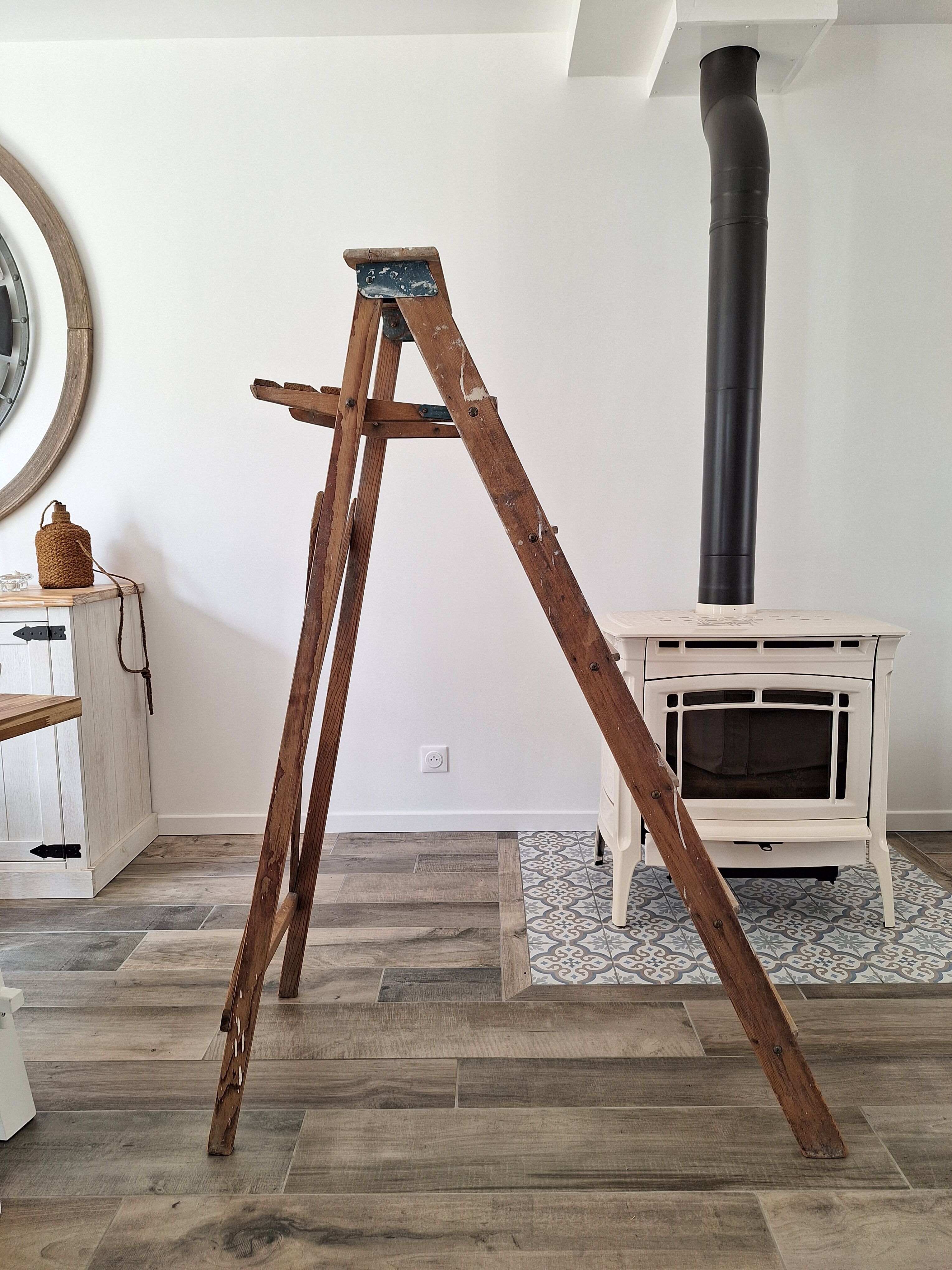Montana painter's stepladder