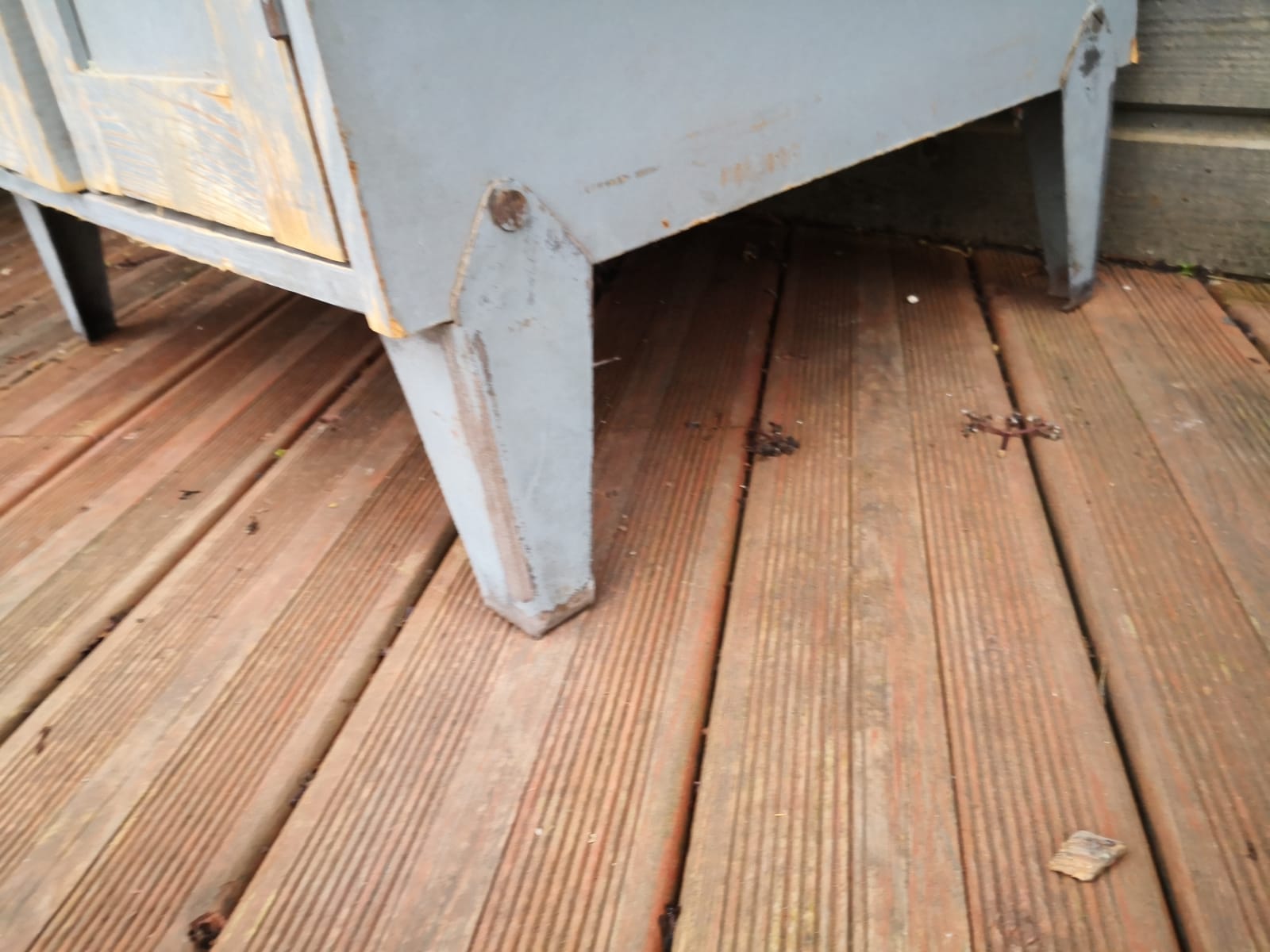 Vestiaire industriel vintage en bois