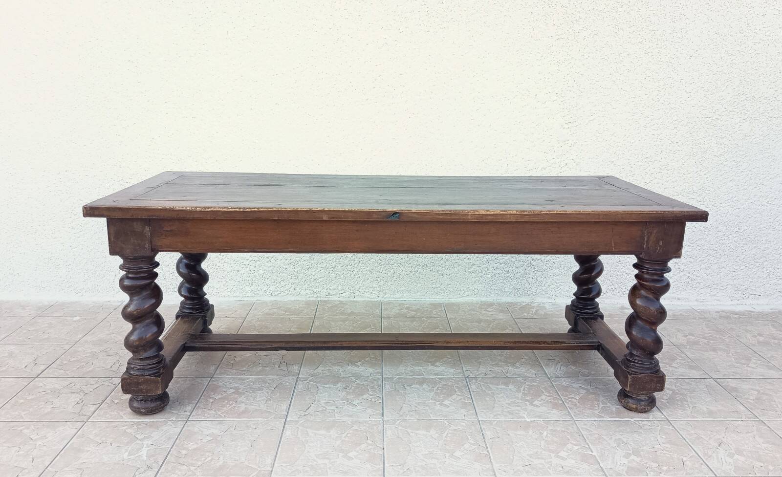 Table Louis XIII en noyer 19ème