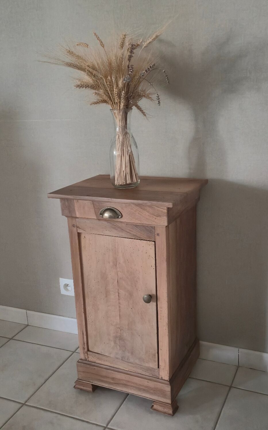 Small solid wood jam jar holder