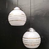 Paire de suspensions opaline