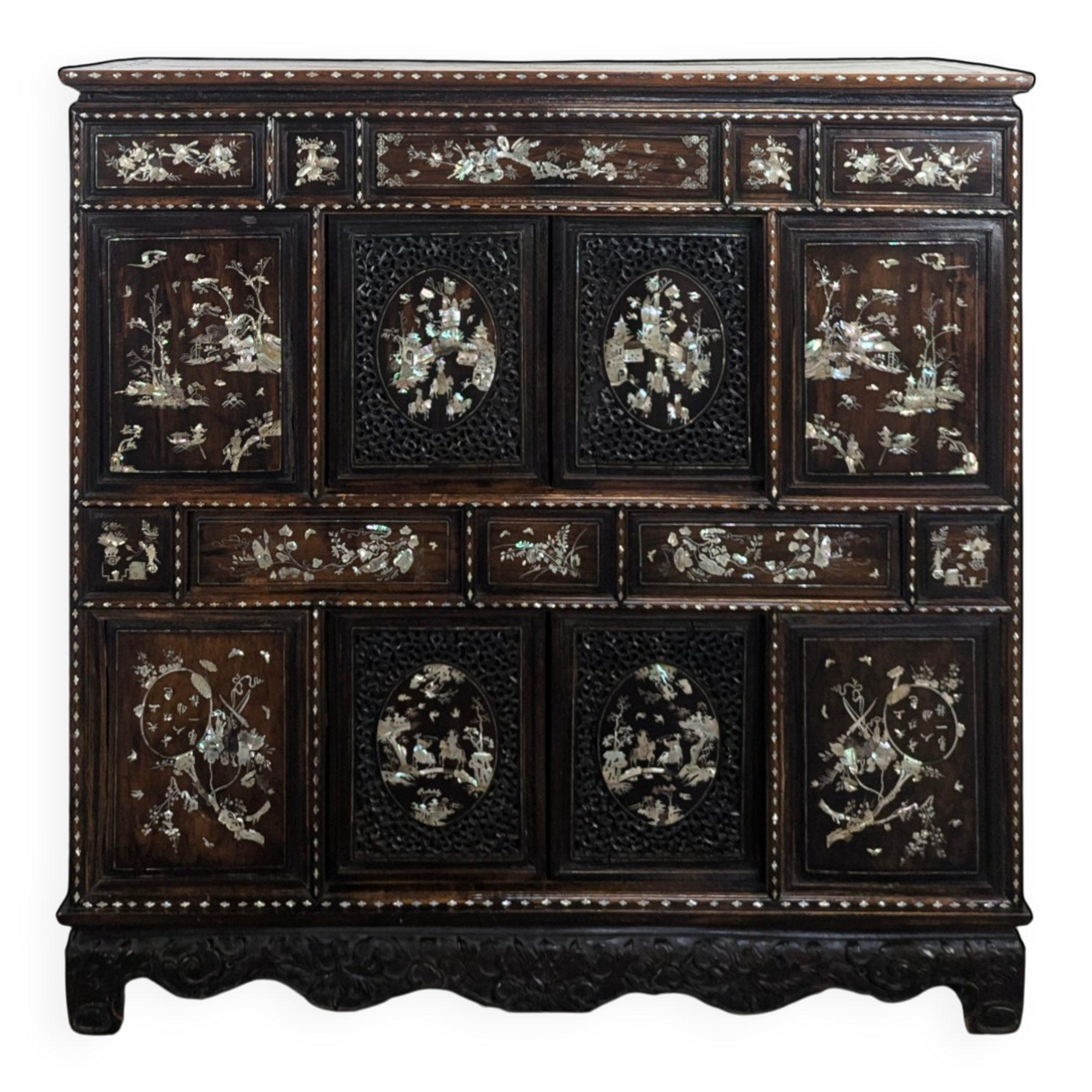 Cabinet Indochine Vietnam en bois exotique marqueterie de nacre