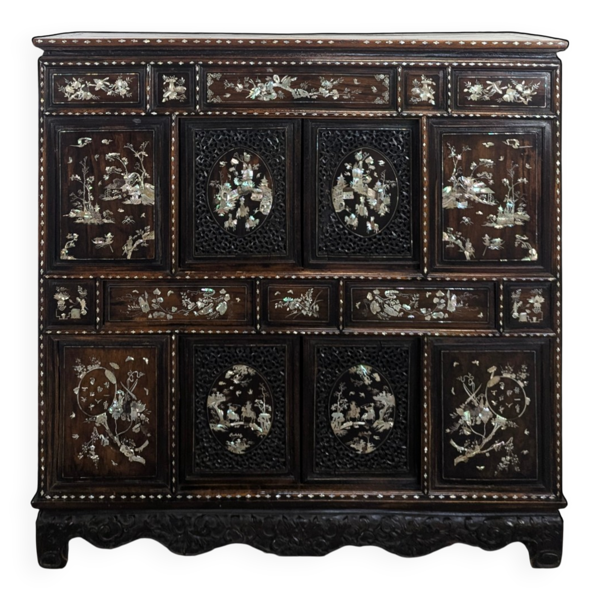 Cabinet Indochine Vietnam en bois exotique marqueterie de nacre