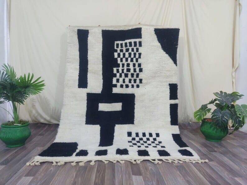 Handmade pure wool rug, size 150 x 250 cm.