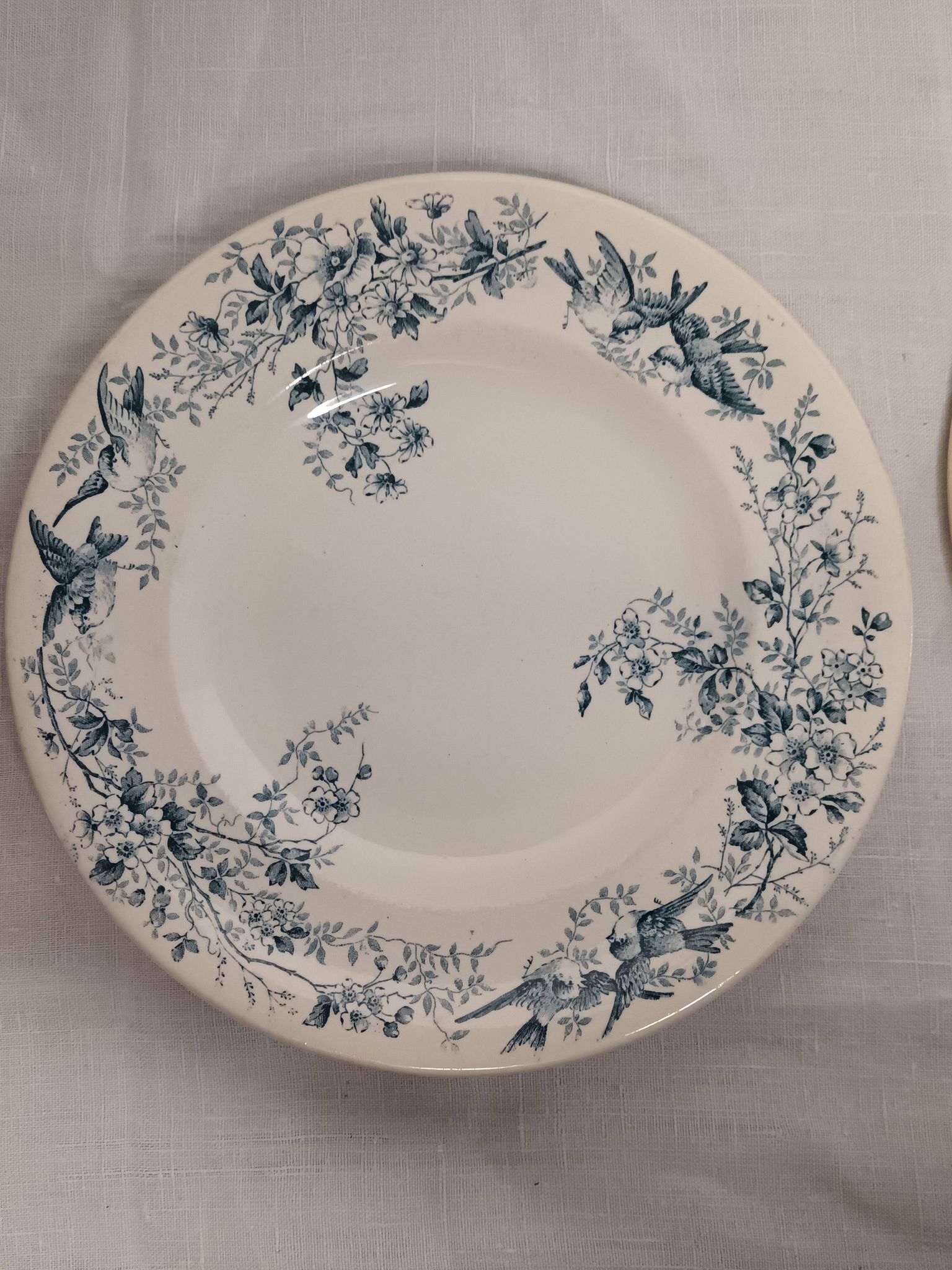 Set of three plates