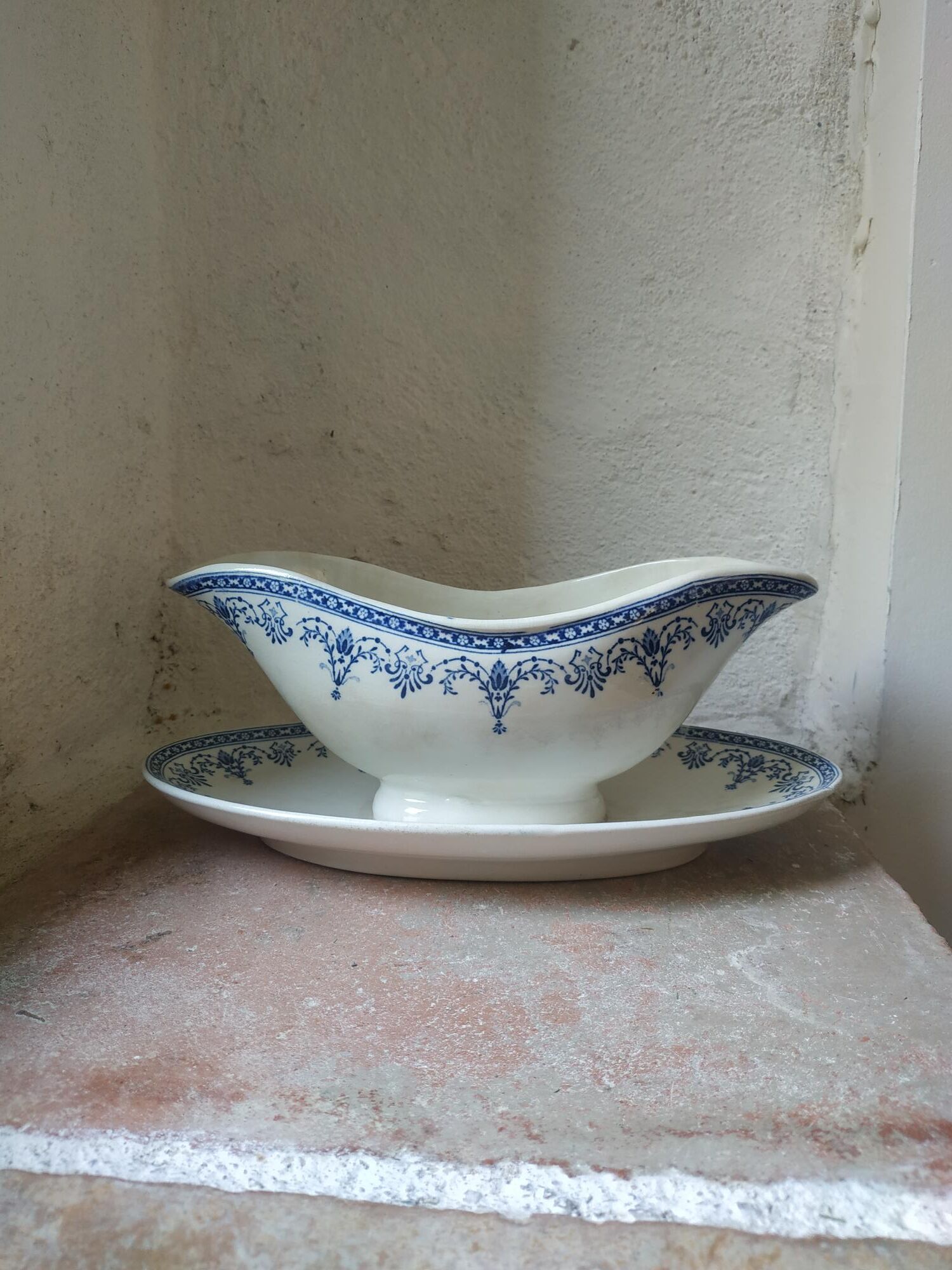 HB earthenware sausage maker