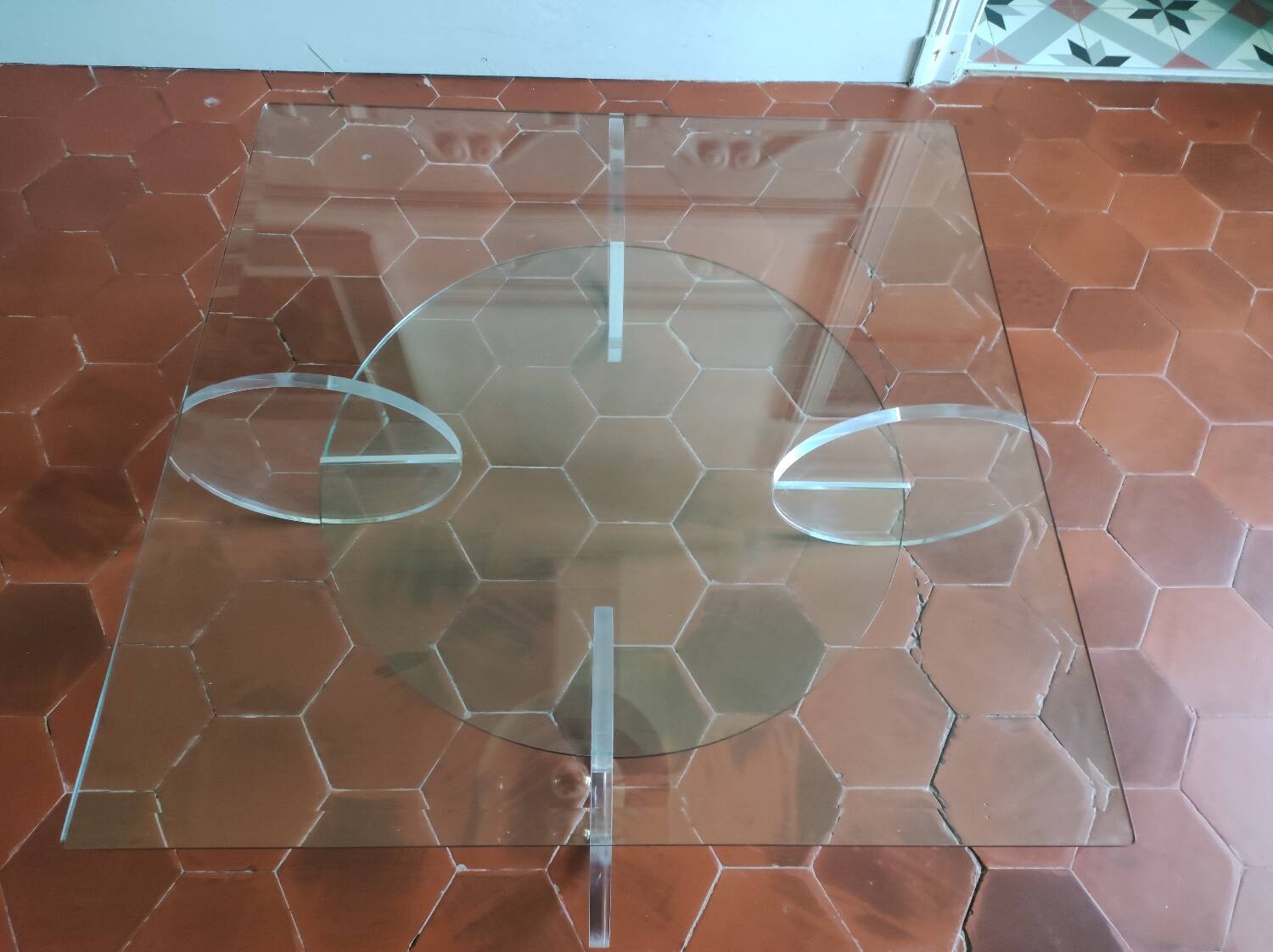 70 Marais International coffee table