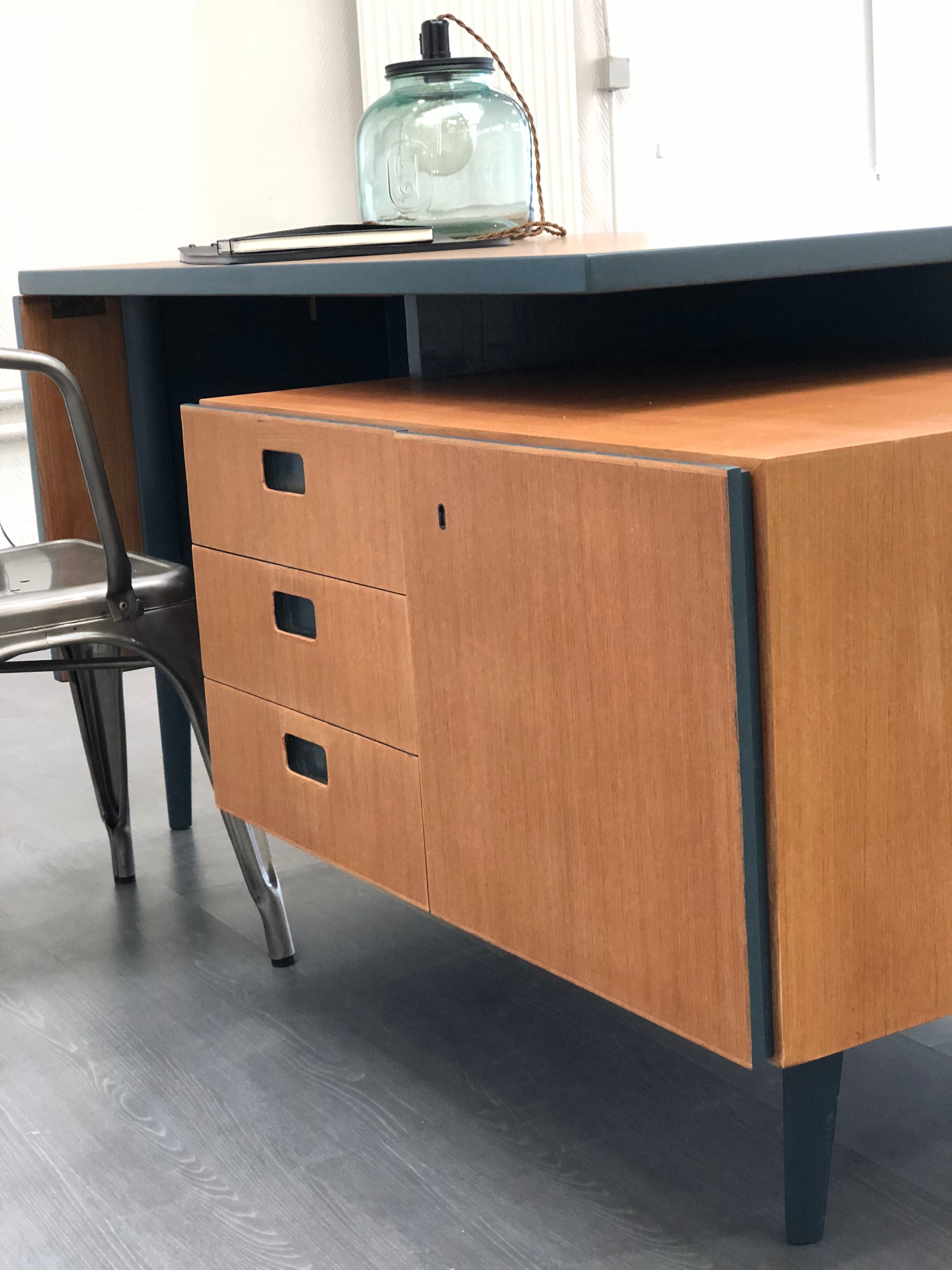 Teak desk 60