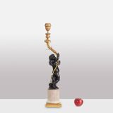 Lampe en bronze représentant un putti, socle en marbre. Circa 1880.