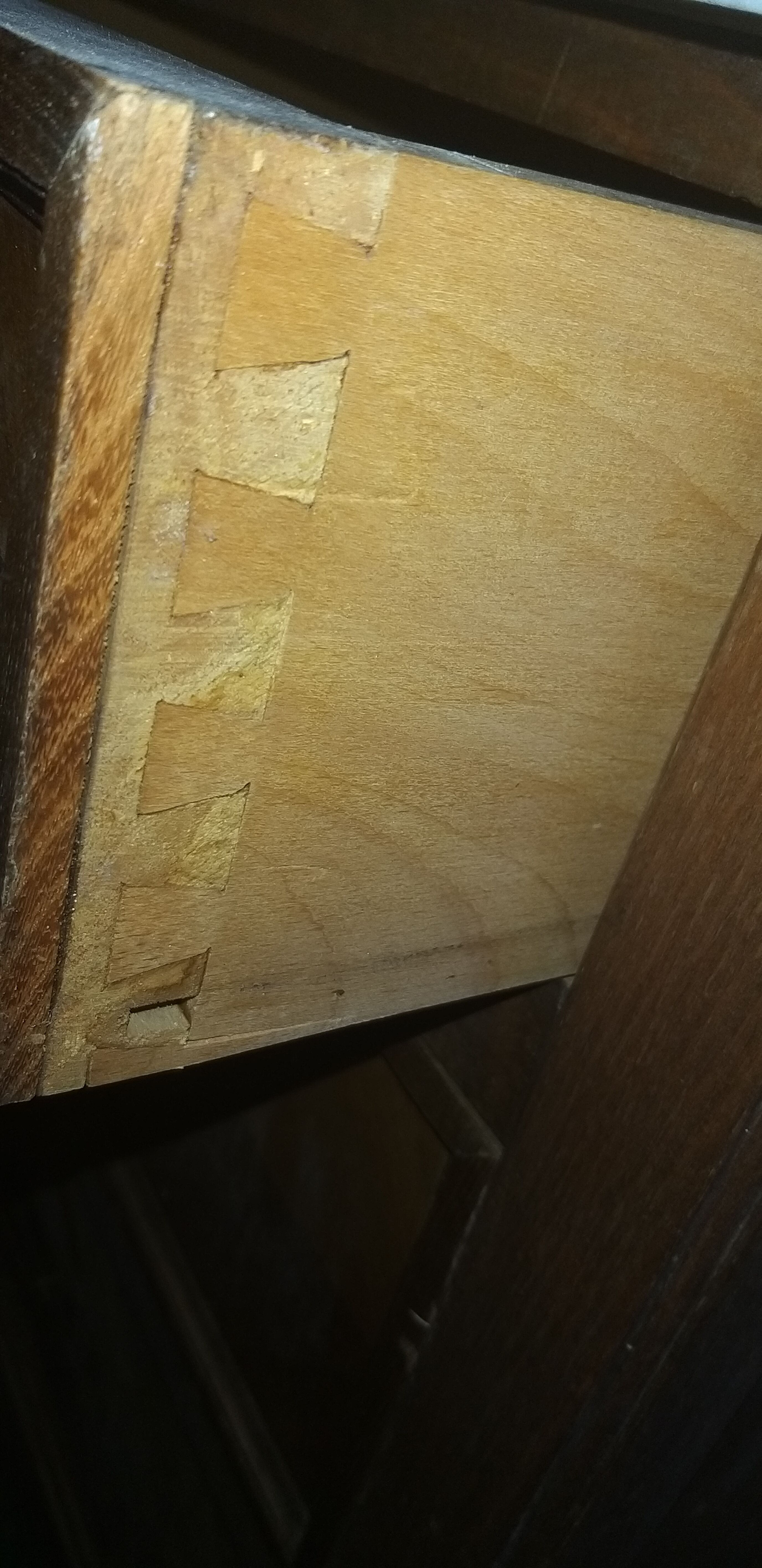 Commodity / wooden and marble toilet table