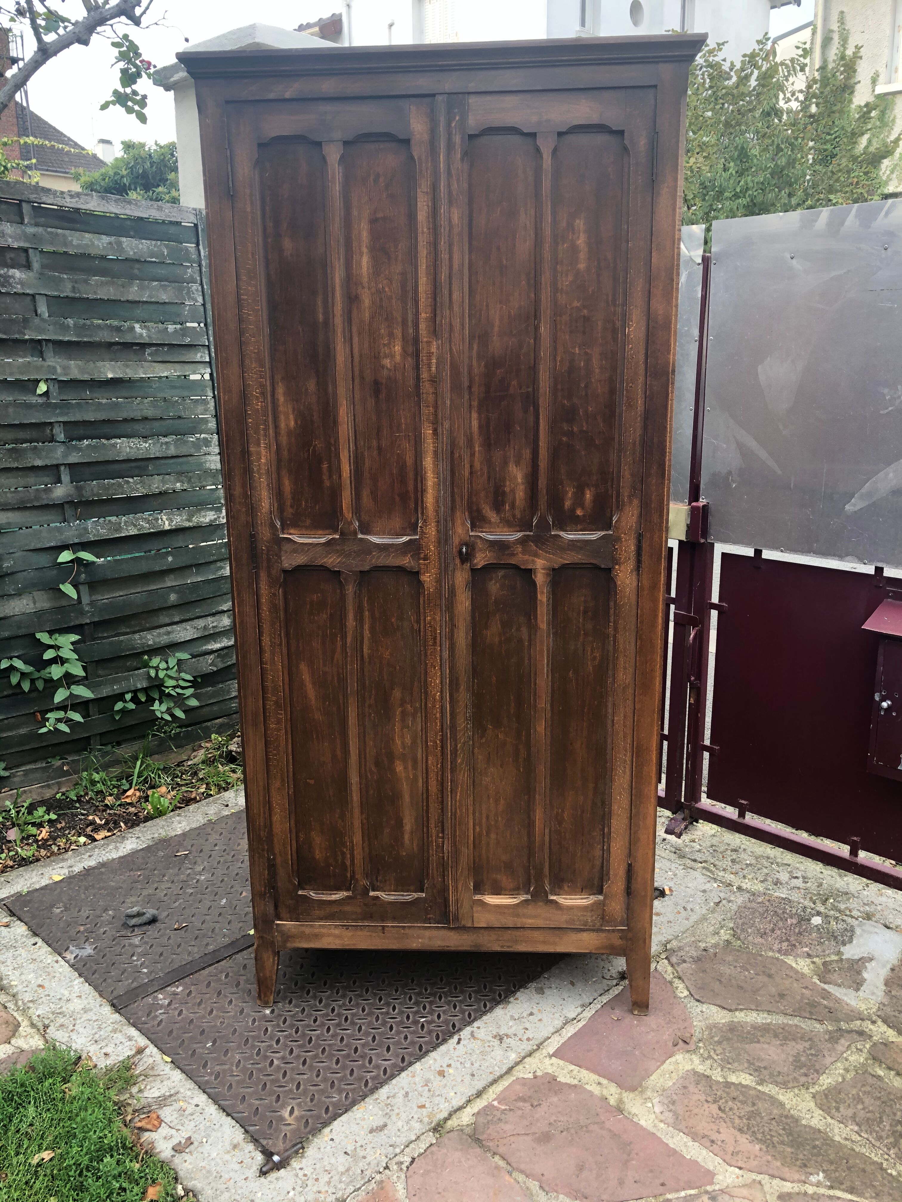Armoire parisienne