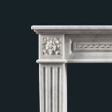 Cheminée en marbre de Carrare de style Louis XVI