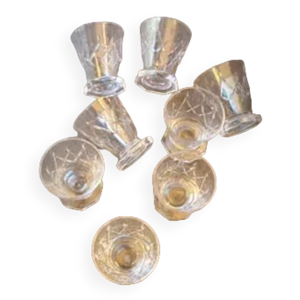 lot de huit verres à