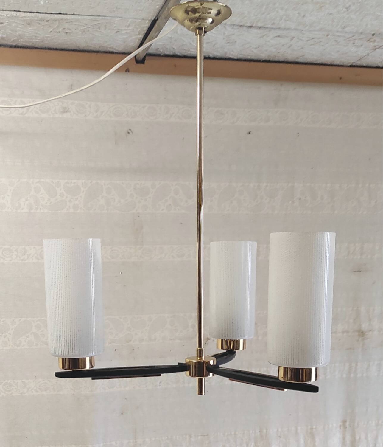 Modernist chandelier with 3 lights in metal, brass, and opaline globe - 1950s