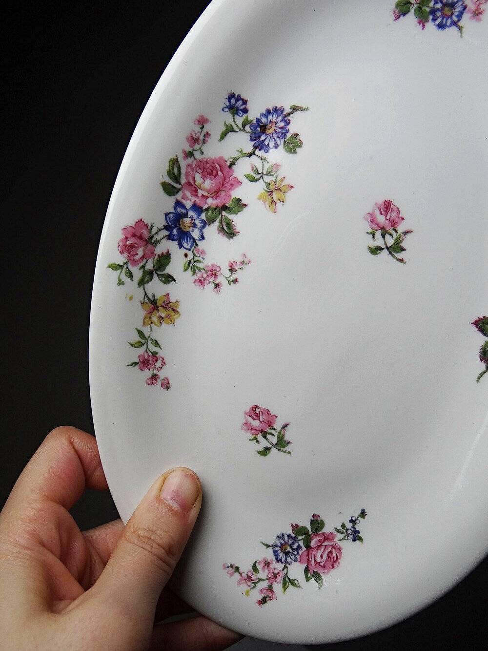 2 Bernardaud Limoges porcelain dishes with floral decoration from the 1920s to 1950s.