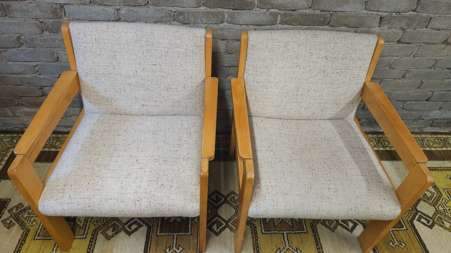 Paire de fauteuils laine bouclette 1970