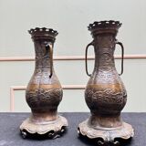 Paire de vases en bronze patiné de style archaïque Chine, XVIIIème siècle