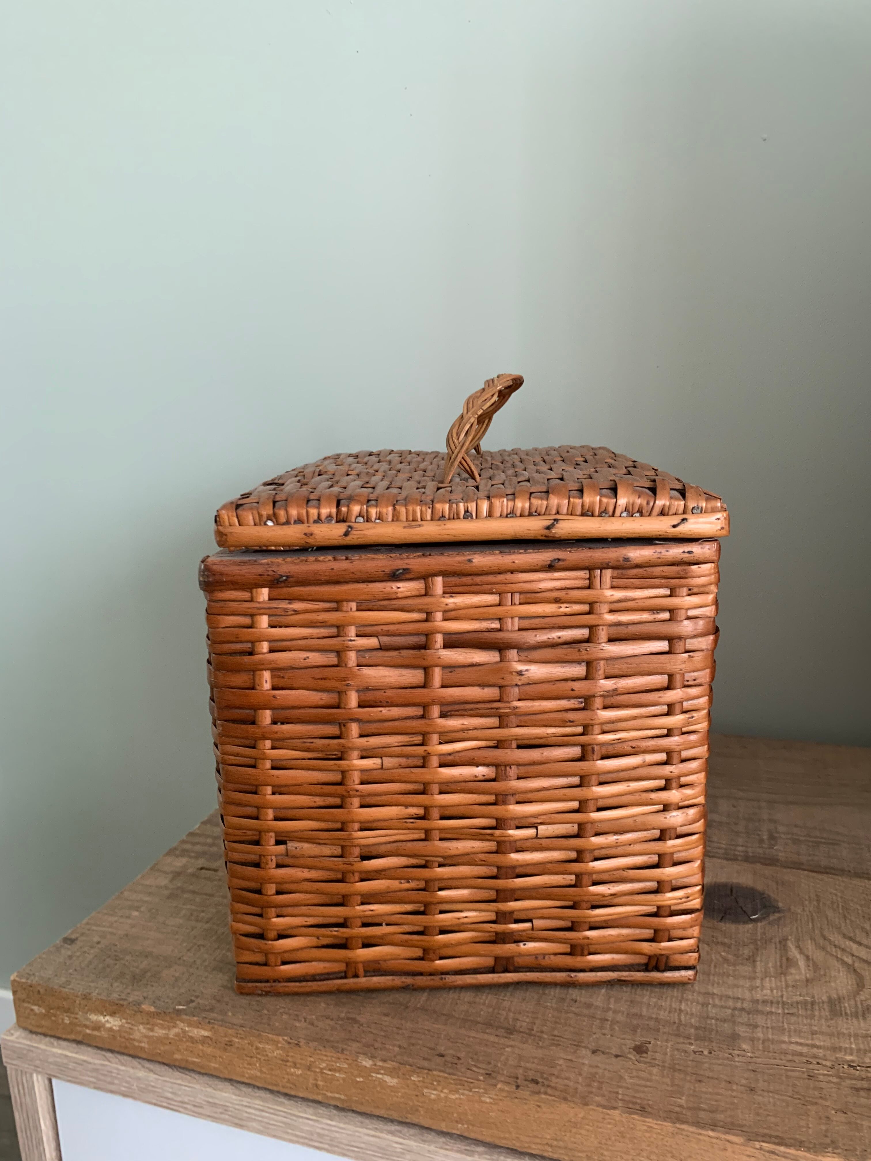 Small vintage wicker chest with clasp