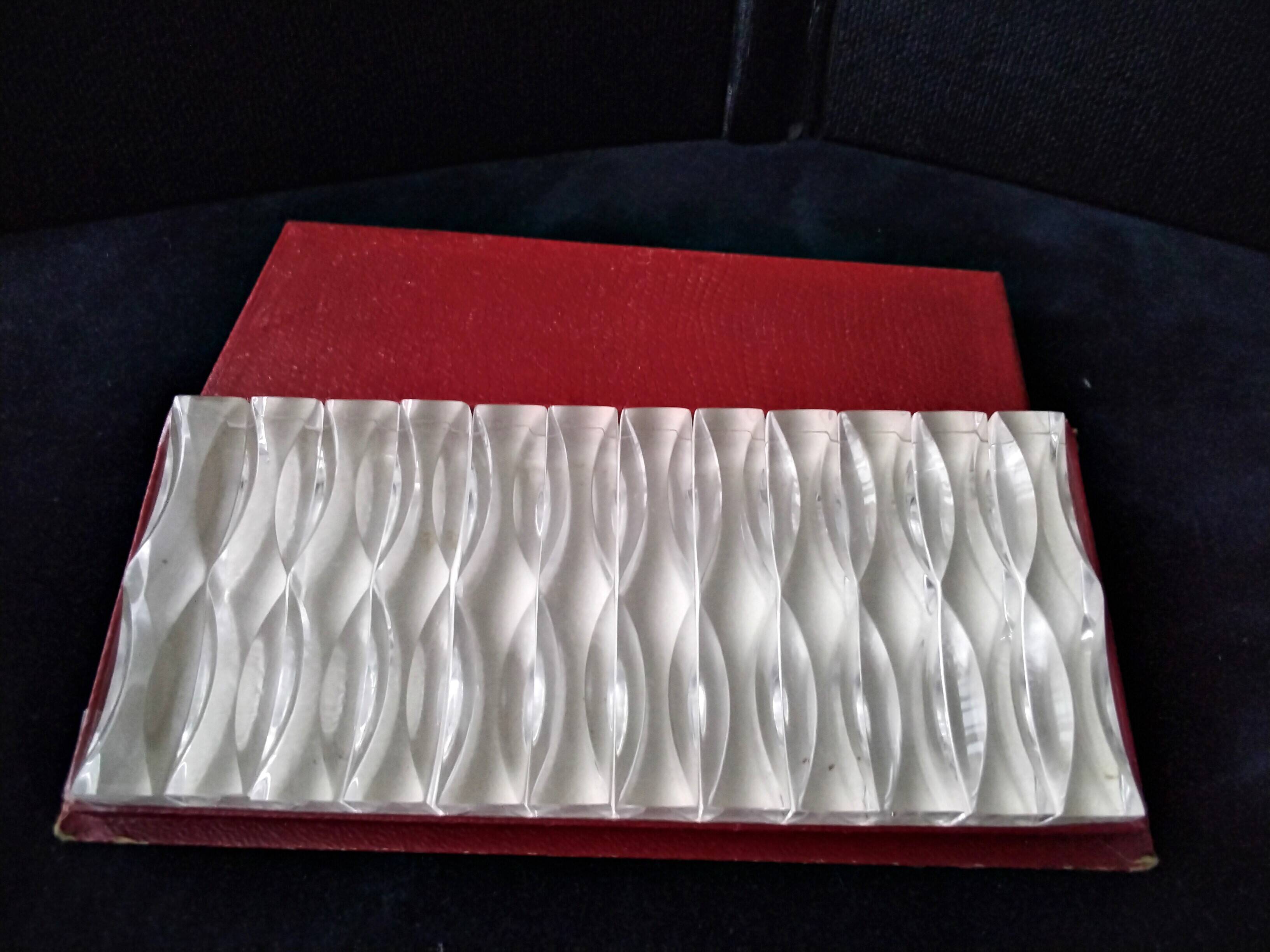 Box of 12 knife holders in Plexiglass