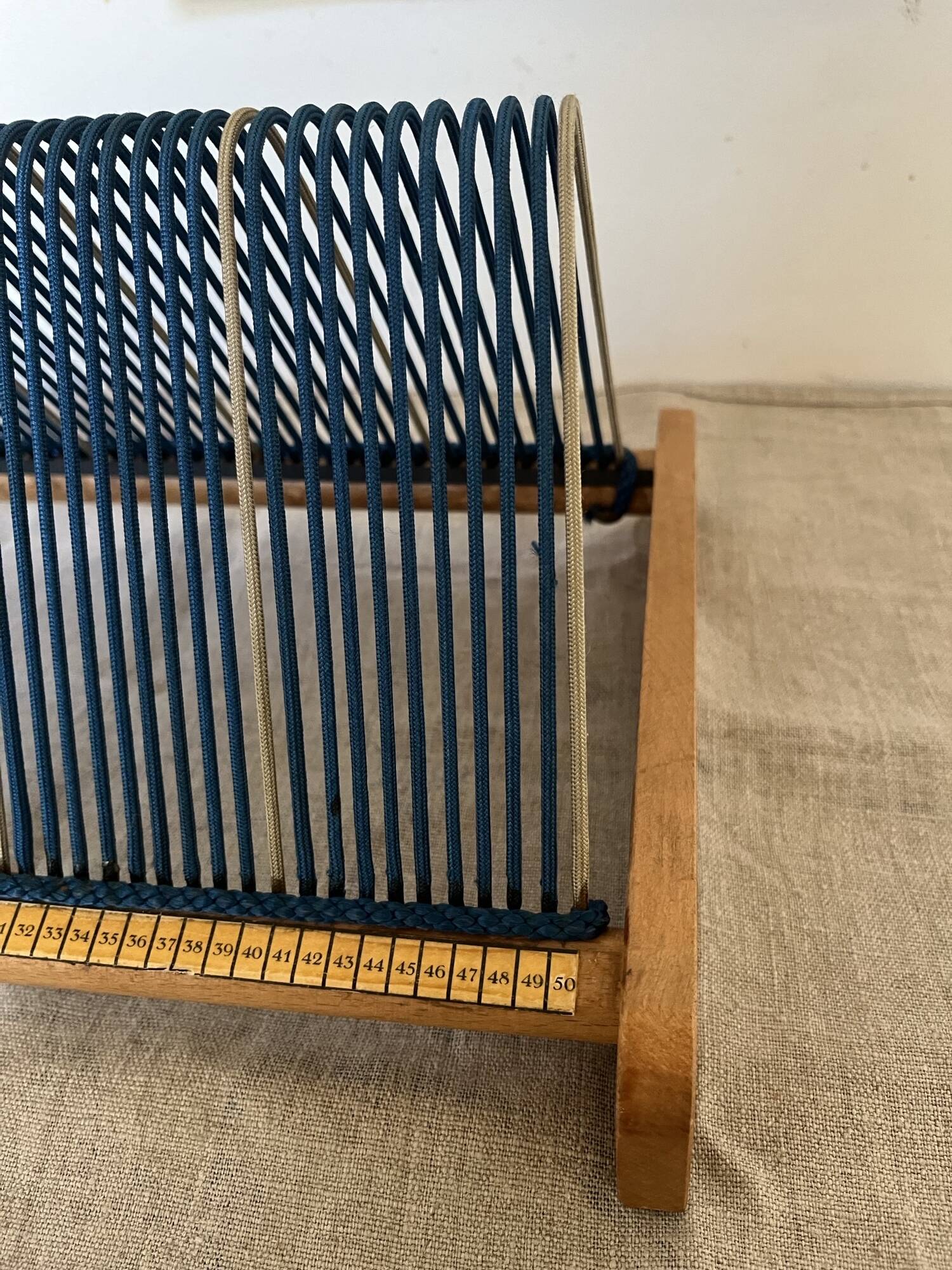 Vintage sixties record holder for 50 vinyls