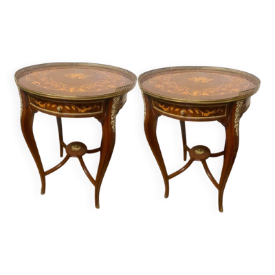 Paire de tables d’appoint Louis XV sculptées en hêtre et bronze, artisanale