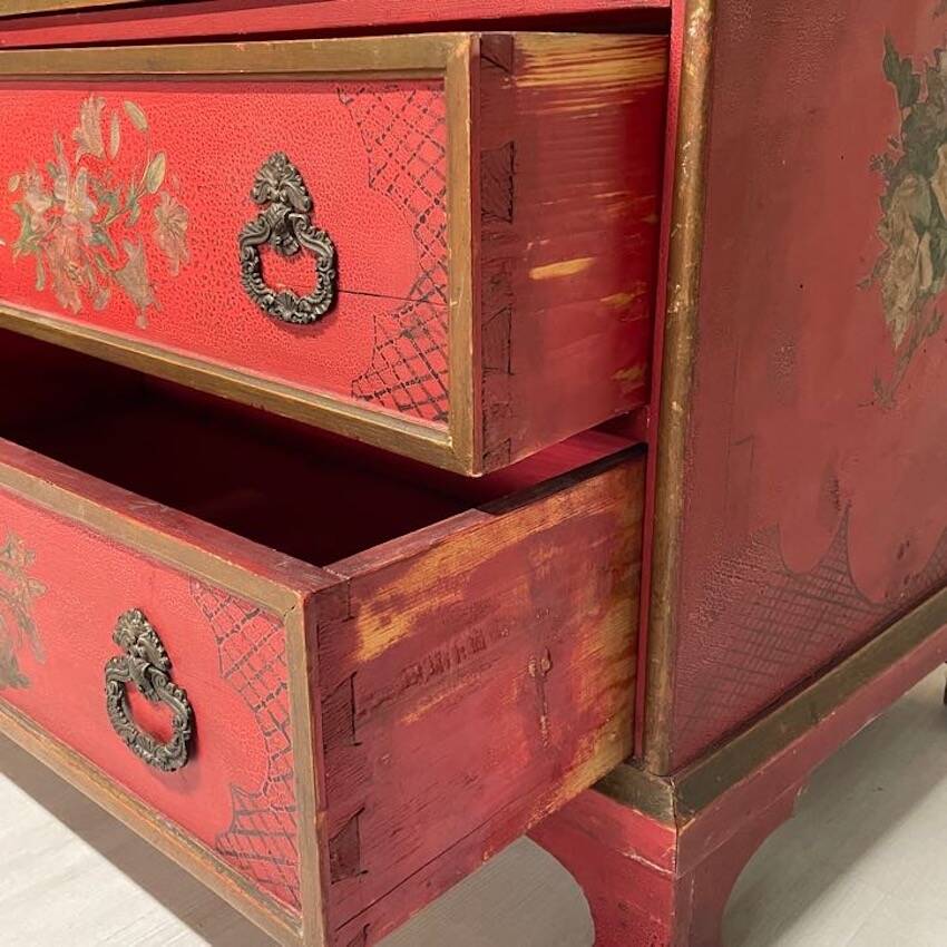 Trumeau with chest of drawers from the mid-20th century in chinoiserie style.