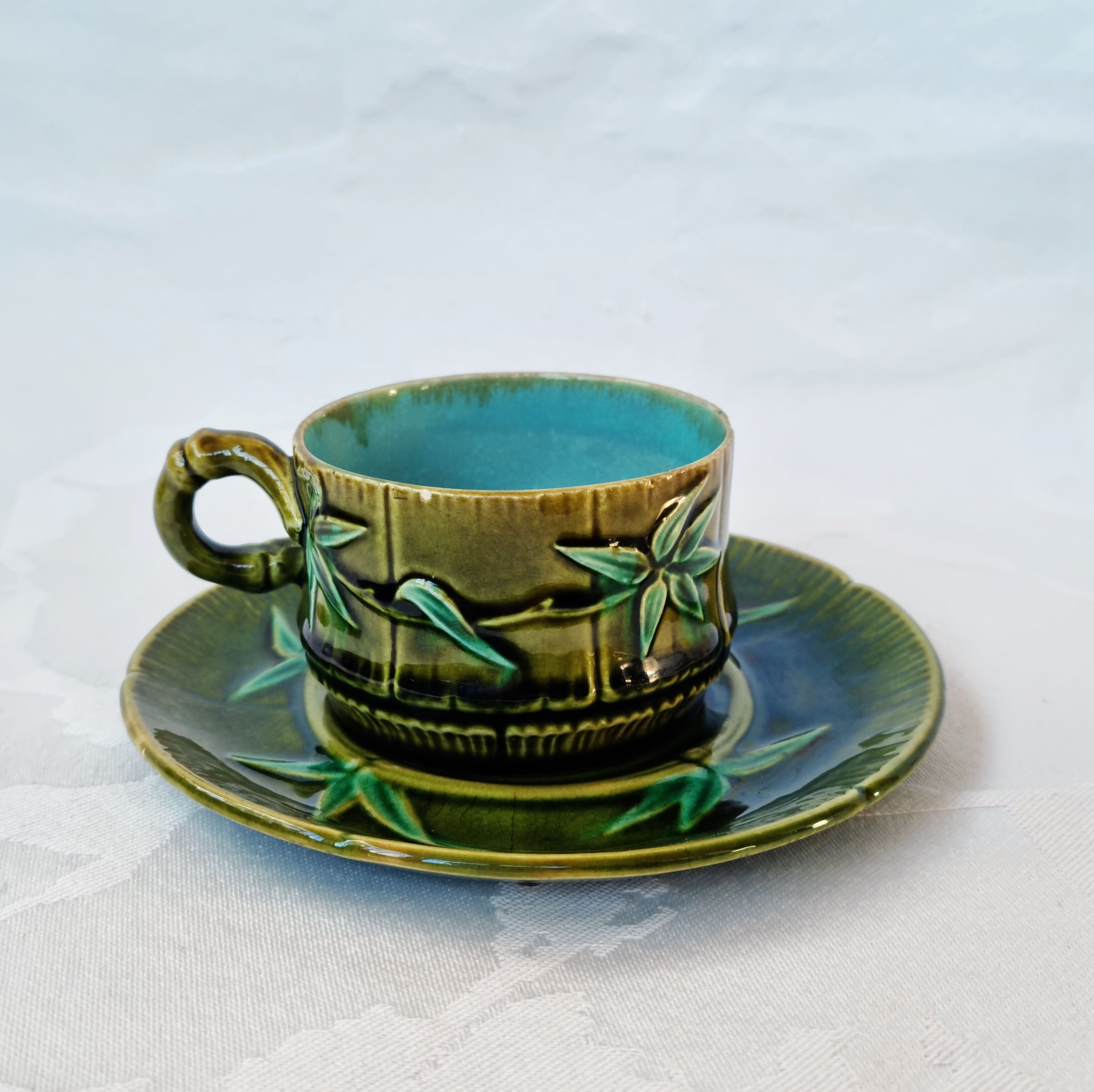 Tasse en barbotine