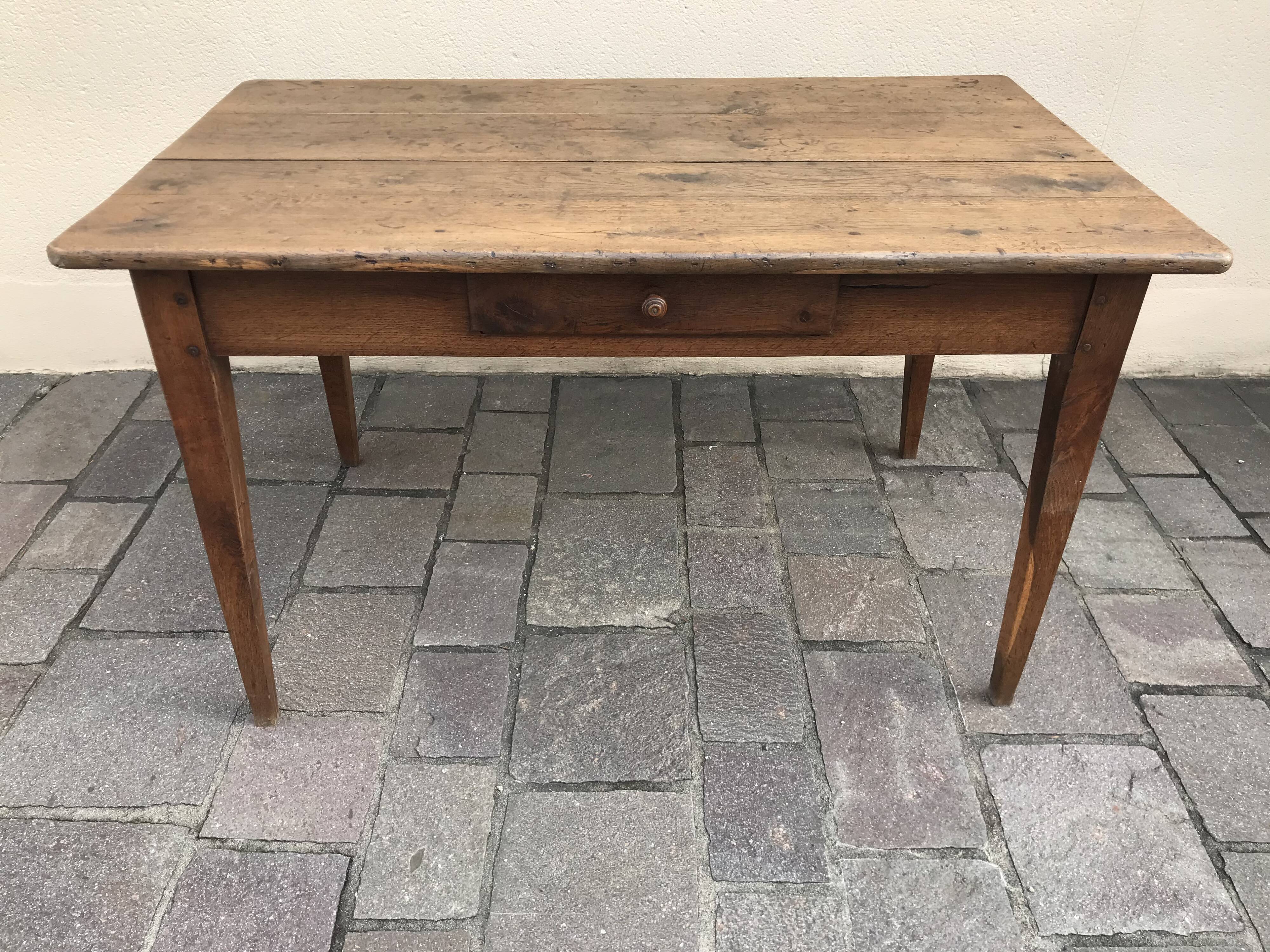 Farm table