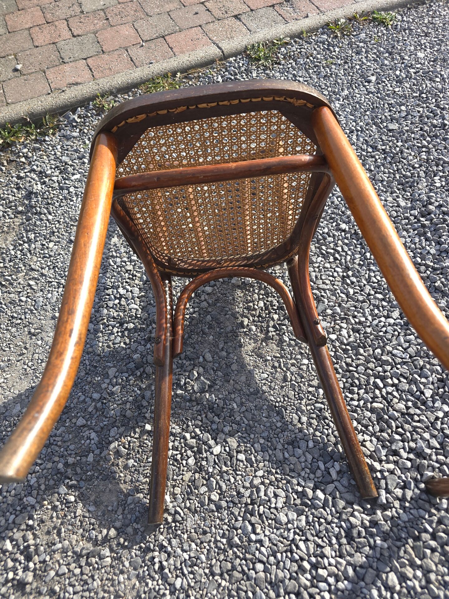 4 chaises de bistrot en bois courbé et cannage