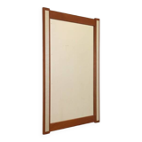 Teak spiegel met zilverkleurige accenten
