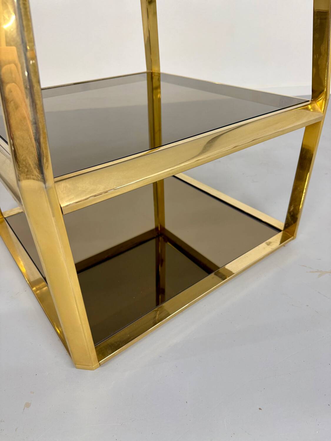 Pyramid Shelf, Hollywood Regency design, Gold Brass, Smoked Glass, 1960s