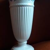 Vintage English vase in Wedgwood