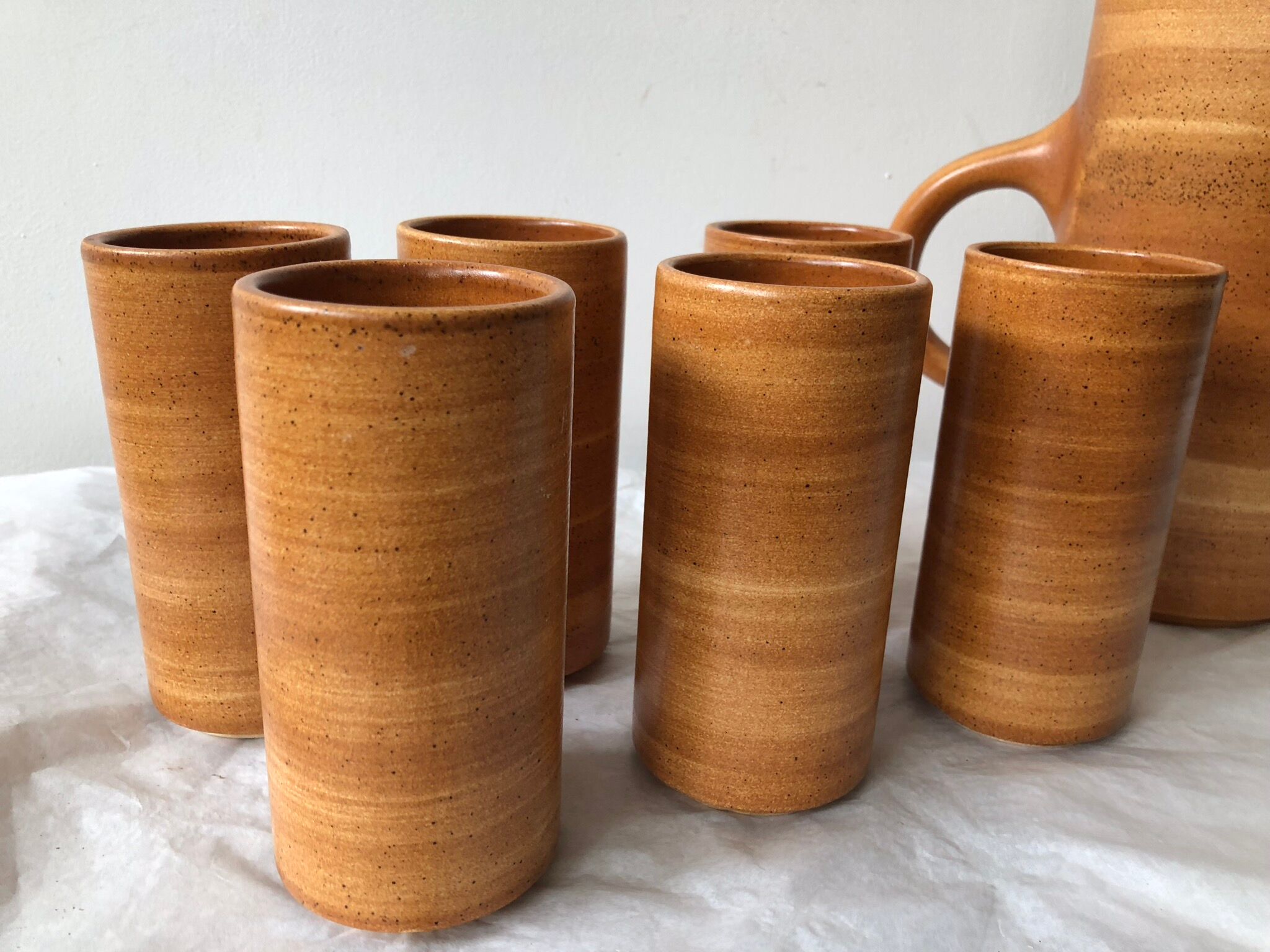 Set of 6 glasses in sandstone and carafe