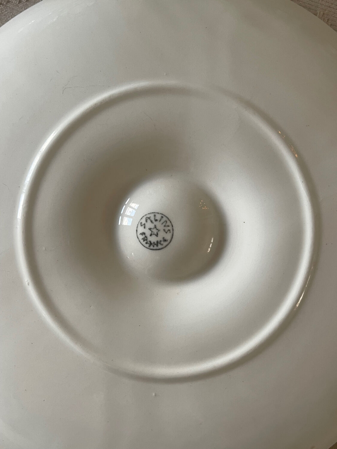 11 oyster plates 1960.