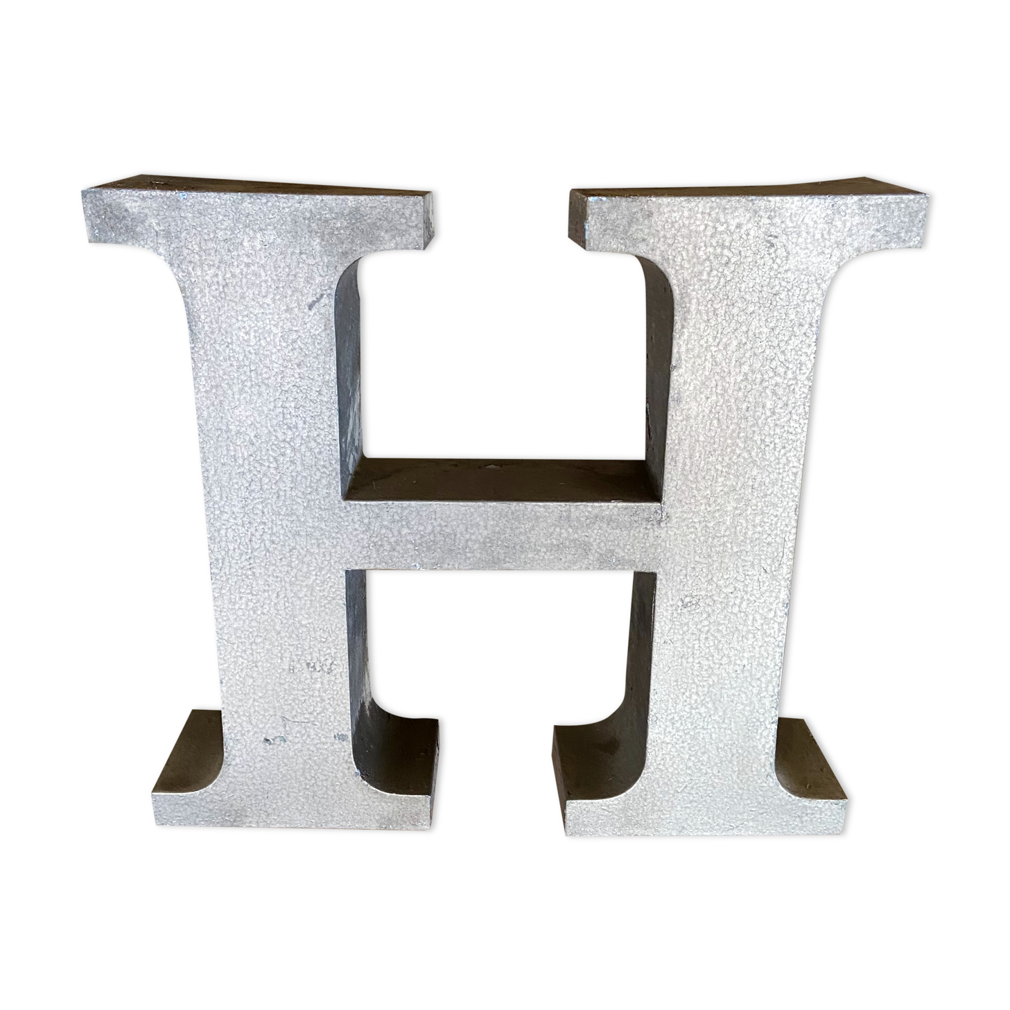 Letter metal H
