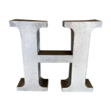 Letter metal H