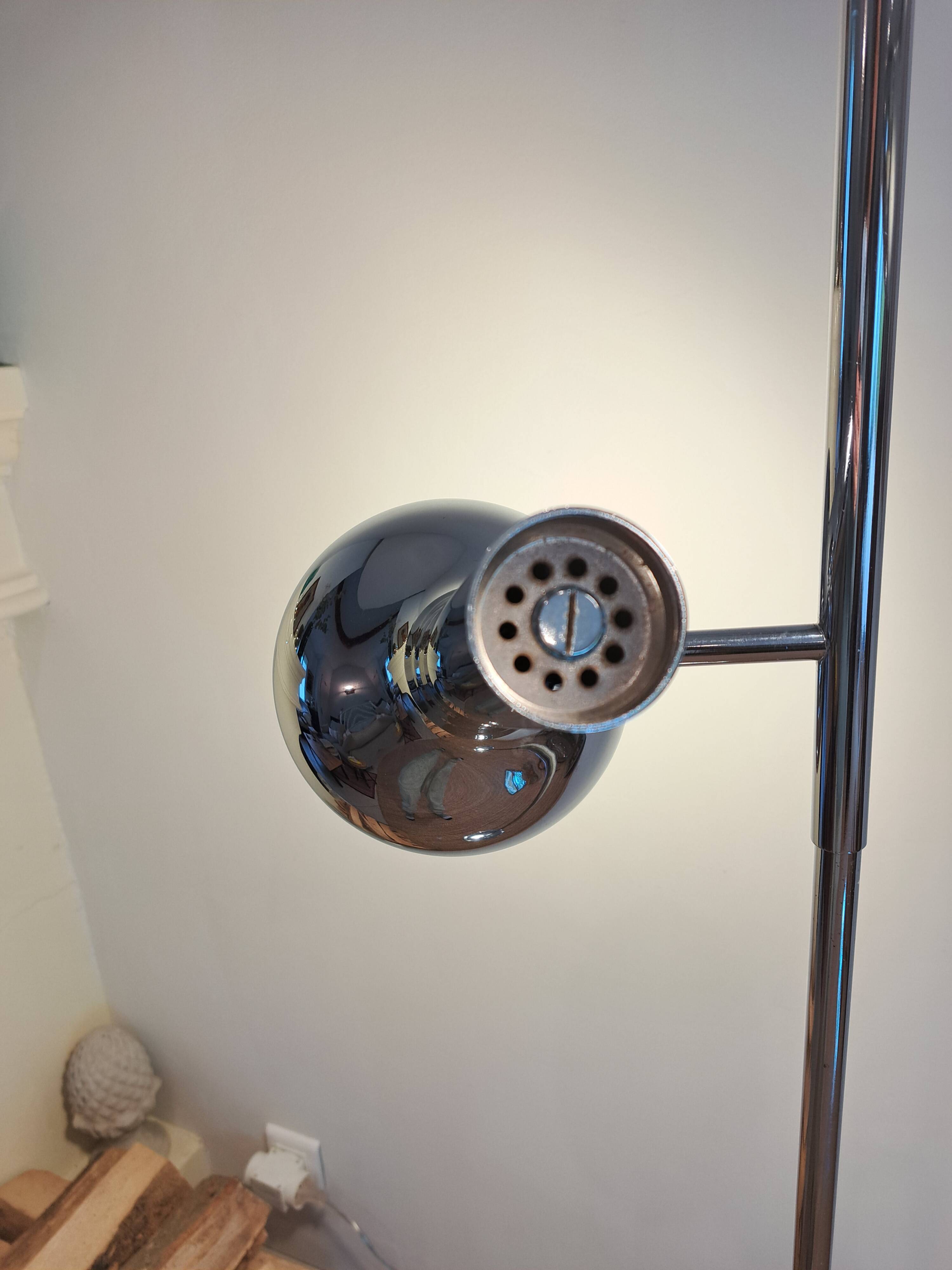 Chrome floor lamp from the 1970s.