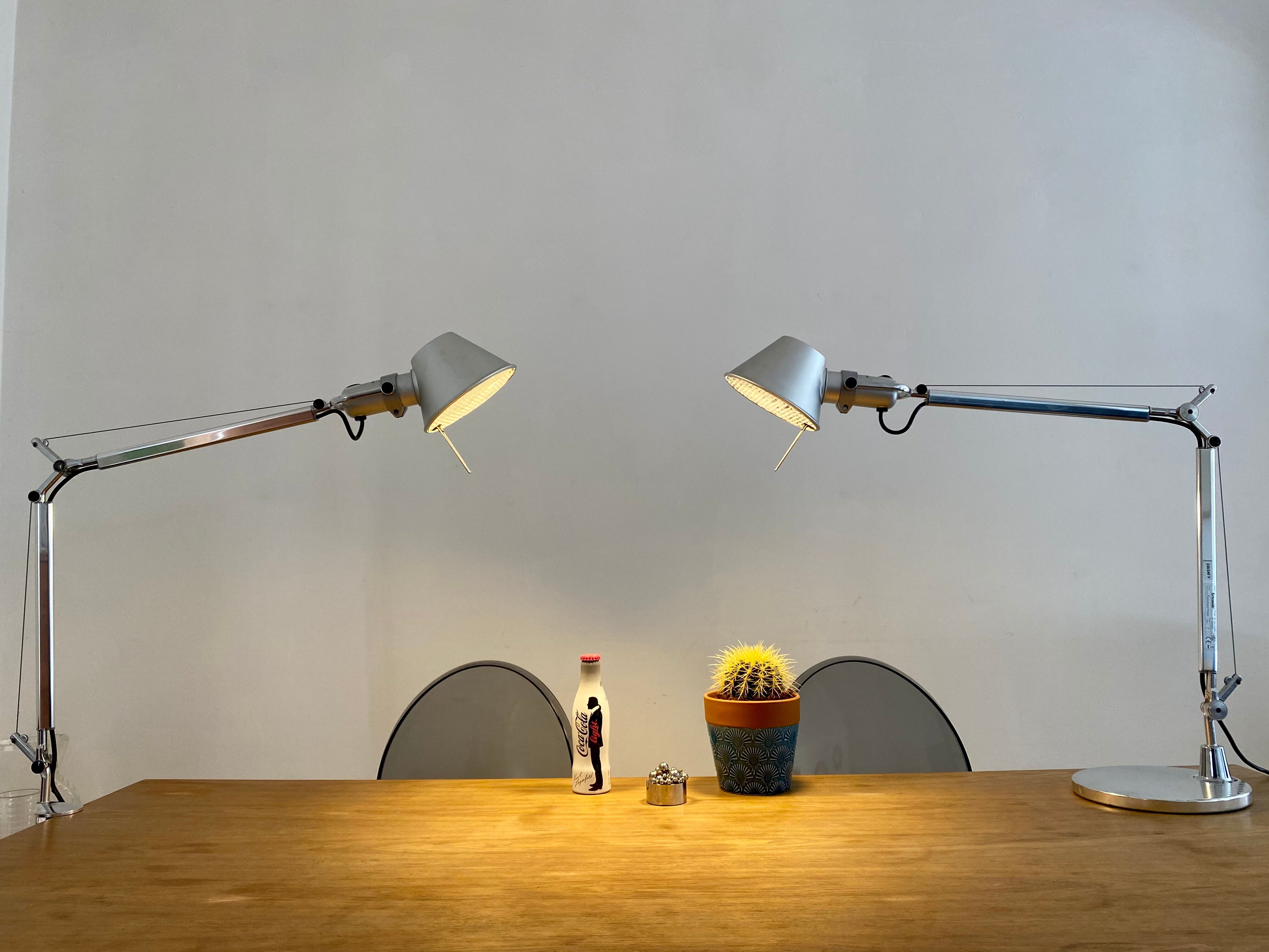 Artemide Tolomeo mini desk lamp on pliers and design Michele De Lucchi - Giancarlo Fassina
