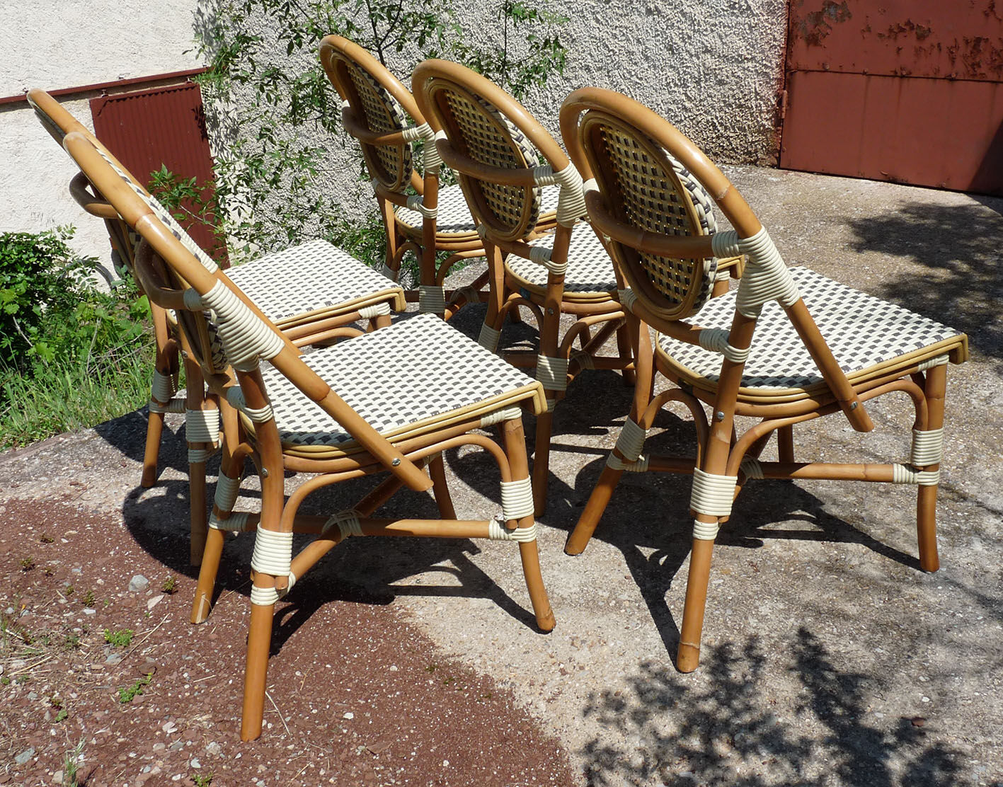 Chairs of terrace bistro type parisien in rattan et scoubidou
