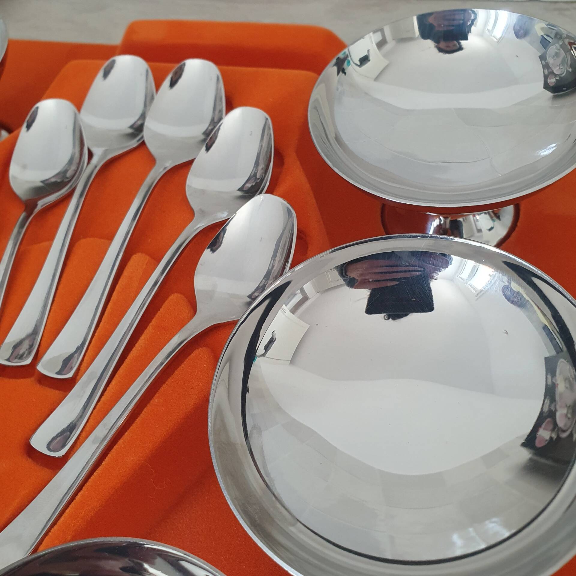 Guy Degrenne / Service en inox massif complet / Coffret coupes cuillèr
