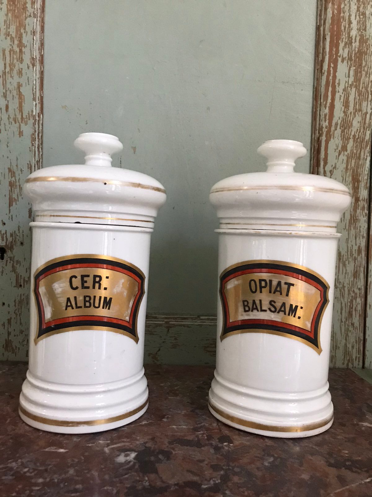 Pots old apothecary lot of 2
