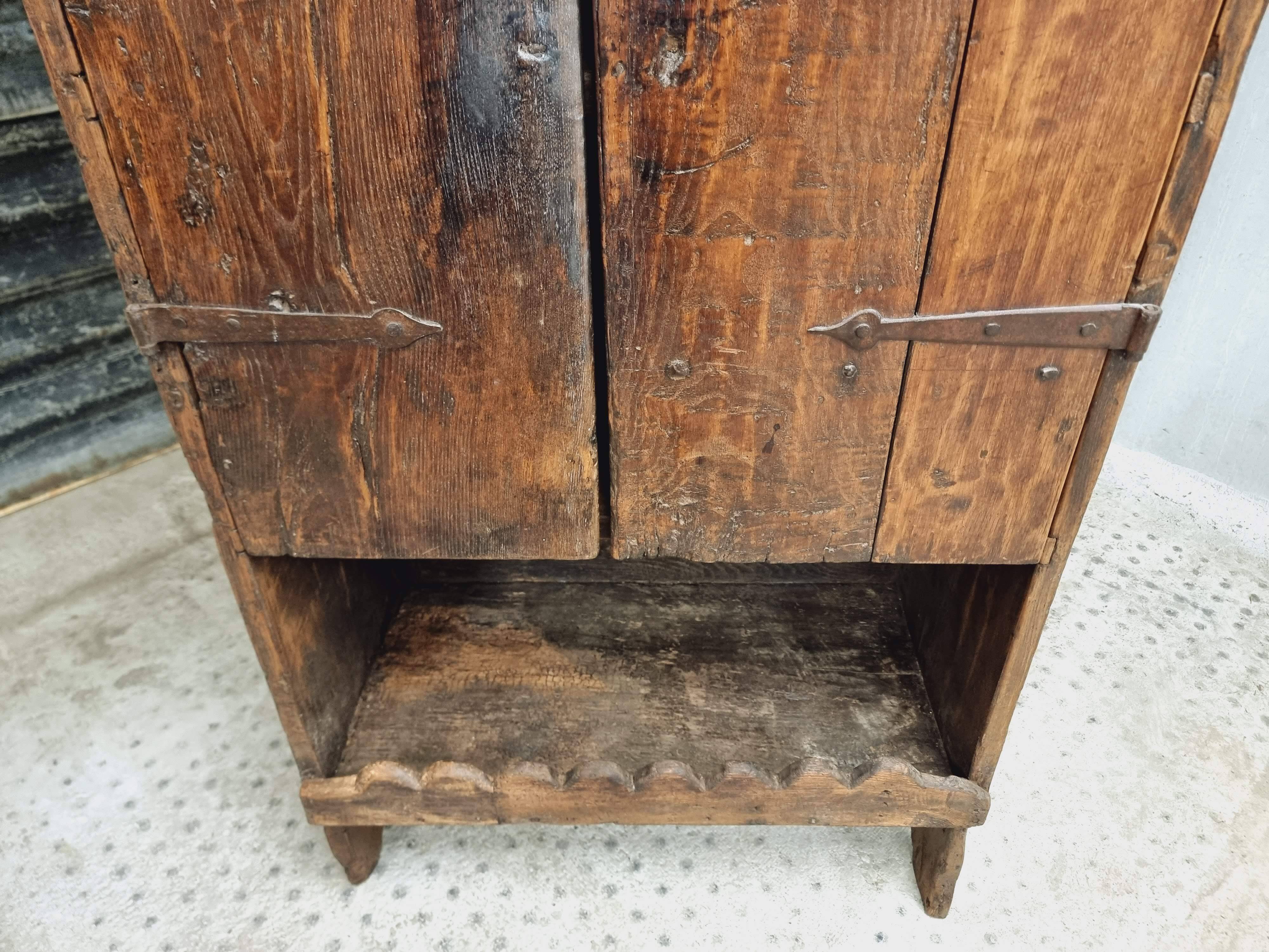 Antique Spanish cabinet chestnut 18th century 88 x 190 cm