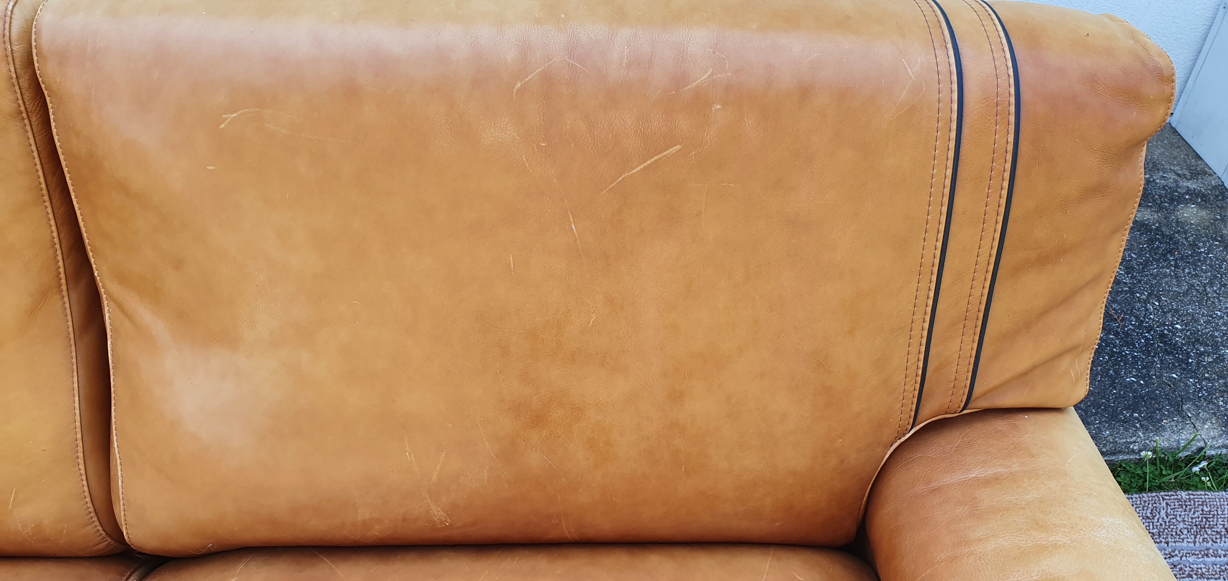 Corner sofa Roche Bobois camel leather 1980.